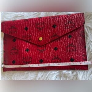 MCM envelop pouch
